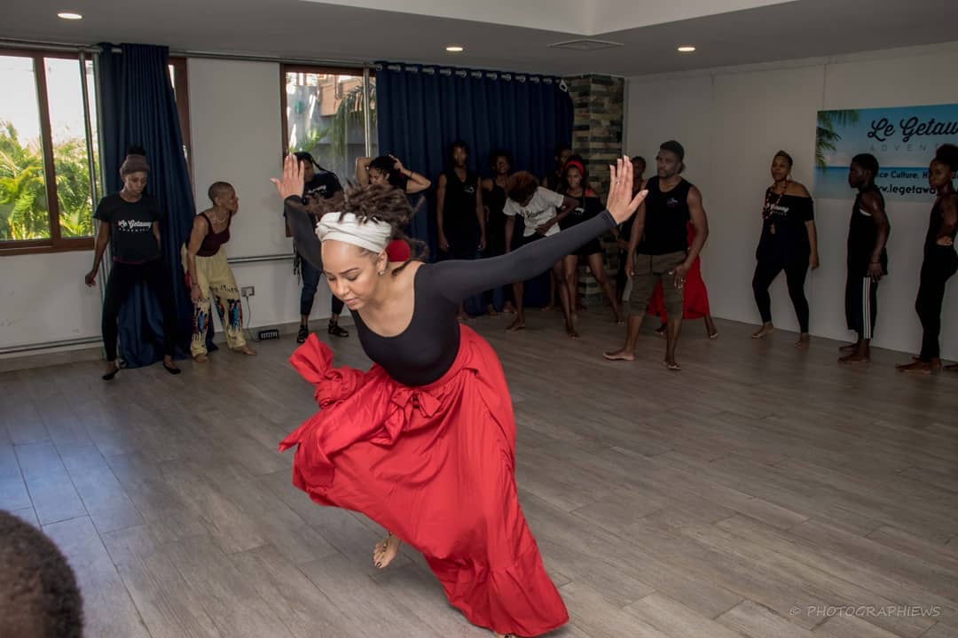 yanvalou Dance Folklorique _ IMAGE2.jpg