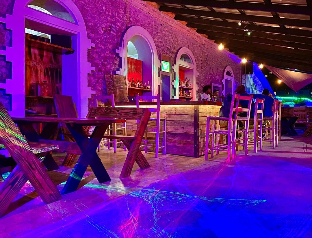 GWÒG Bar N Grill