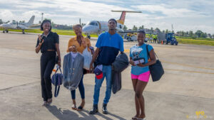 Visiteurs à l'Aéroport du Cap-Haïtien